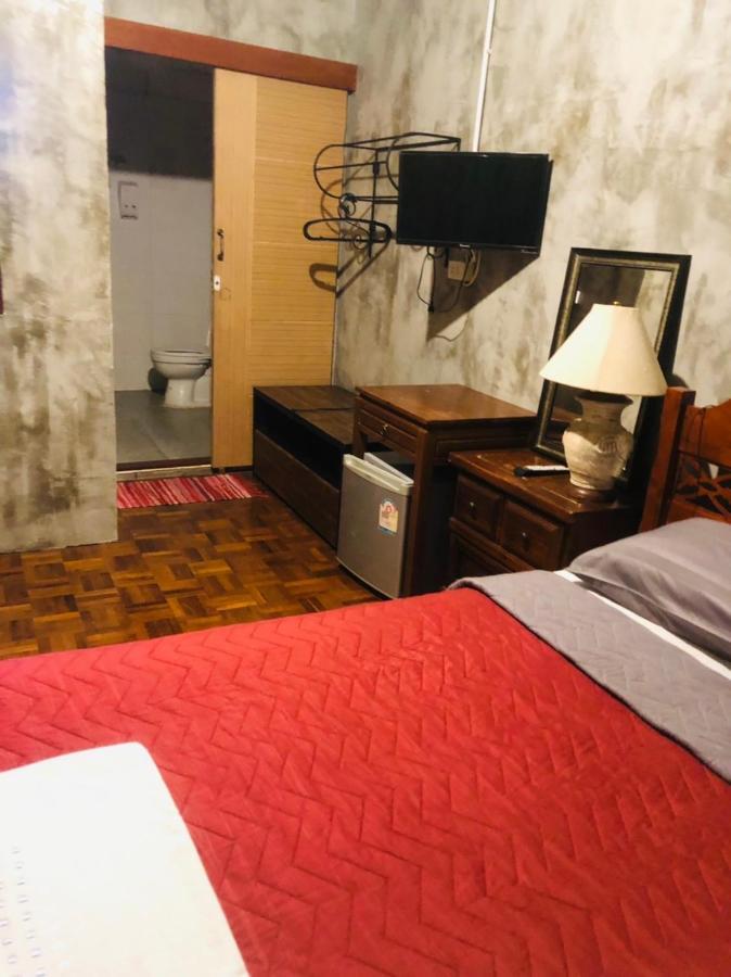 Bee Friend Hostel Чиангмай Экстерьер фото
