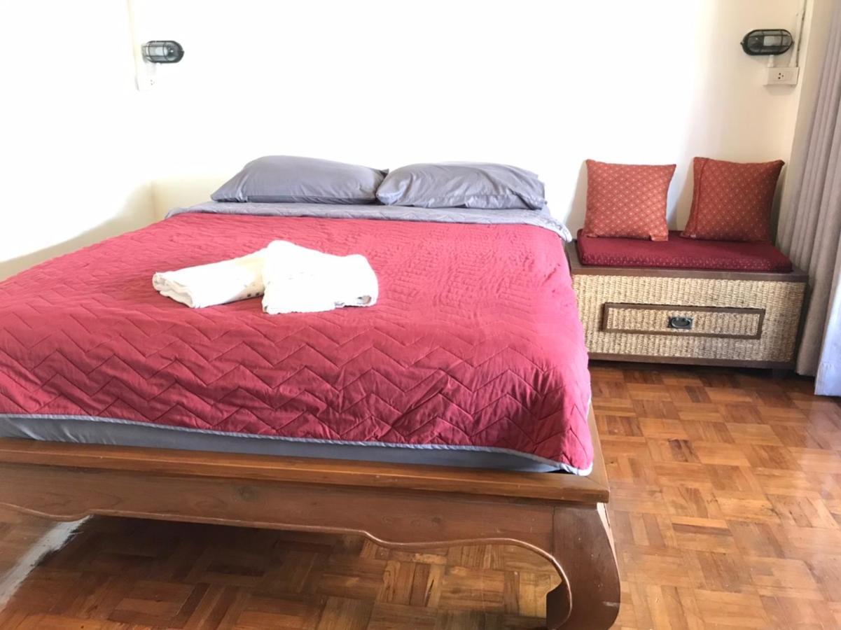 Bee Friend Hostel Чиангмай Экстерьер фото
