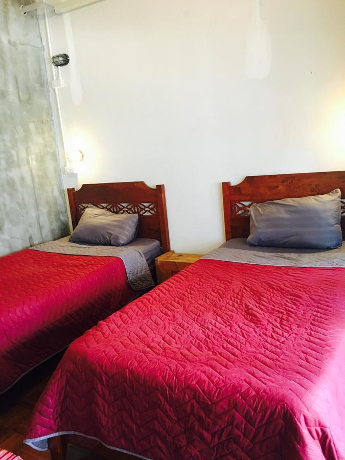 Bee Friend Hostel Чиангмай Экстерьер фото